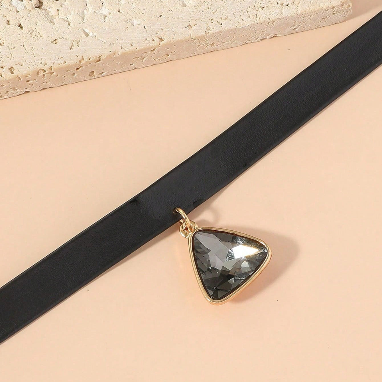 2024 cross-border hot sale European and American new jewelry, retro women's personality lace necklace, fashion crystal necklace