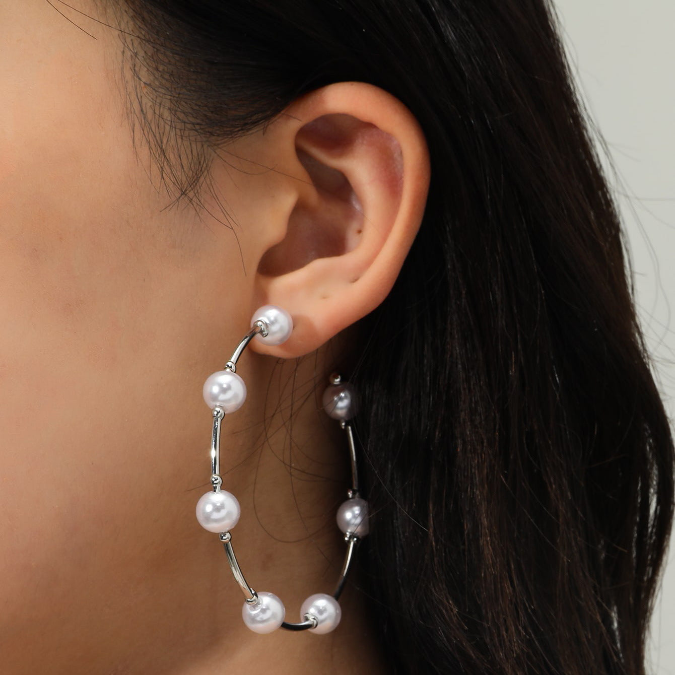 New jewelry: retro fashion, European and American fashion, beaded pearls, large circle earrings, fashion, exaggerated temperament earrings
