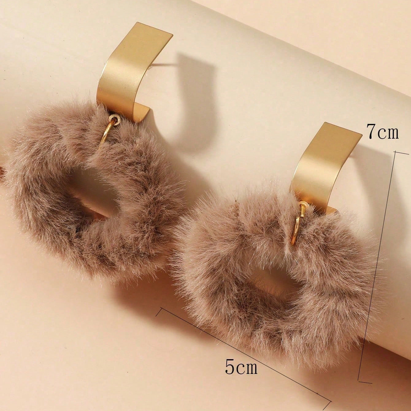 2024 New Jewelry, Japanese and Korean Exaggerated Personality, Furry Circle Pendant, Temperament, Versatile, Super Fairy Big Earrings, Earrings