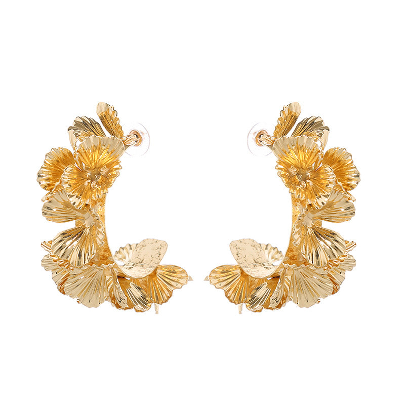 New European and American retro alloy floral earrings women's exaggerated style temperament C-shaped metallic earrings trend jewelry batch