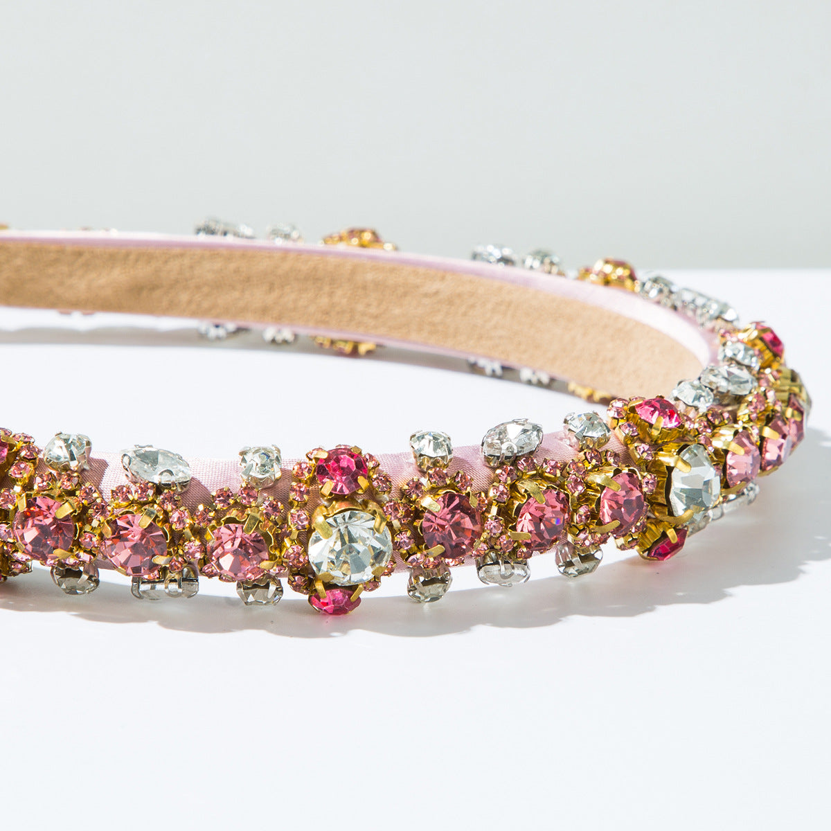 The Korean version of the baroque is hand-sewn with diamond headbands, heavy craftsmanship, exquisite and gorgeous sponge, high skull, banquet hair accessories
