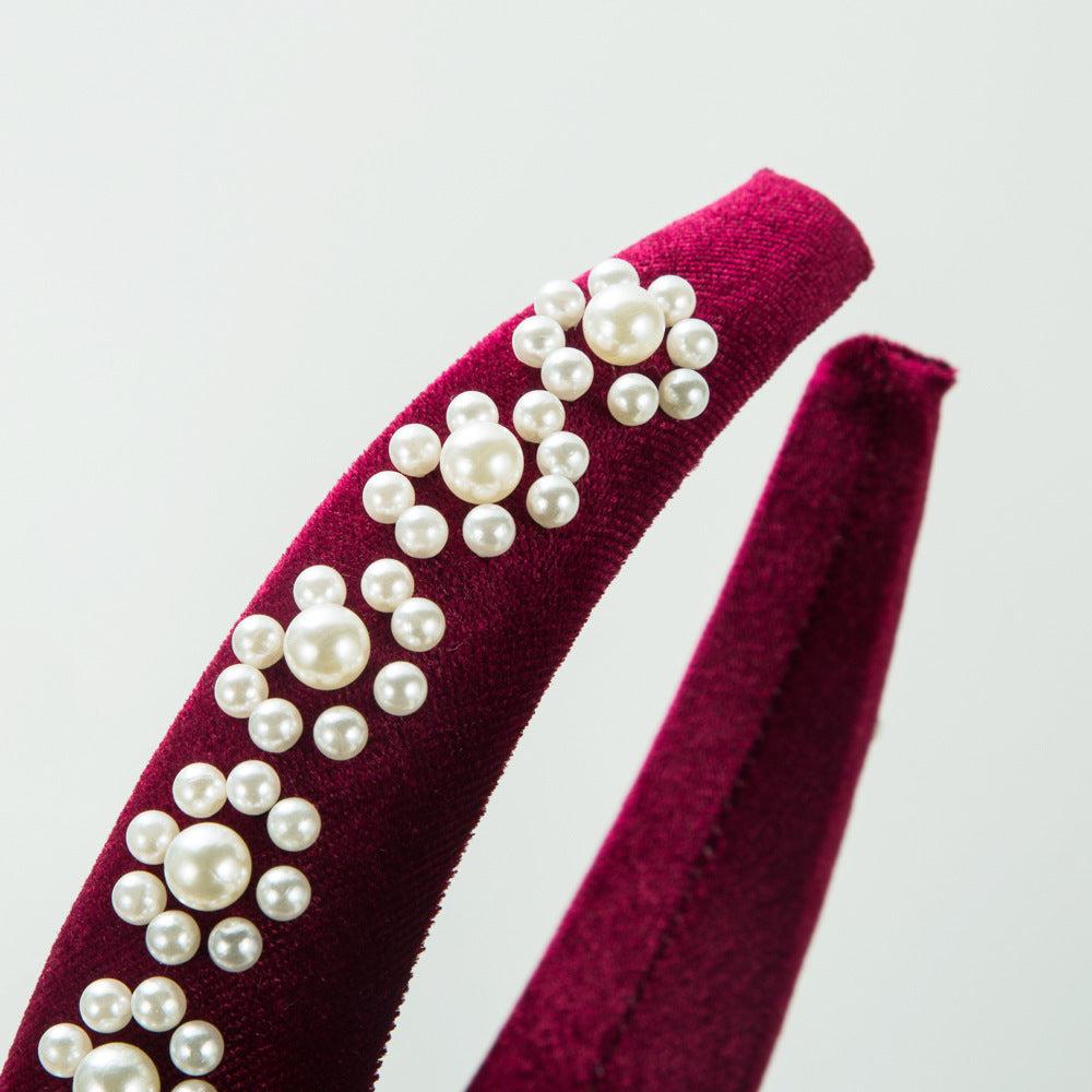 The Korean version of the new red and black velvet headband is fashionable and high-end, pearl wide-brimmed headband, versatile and elegant hair accessory