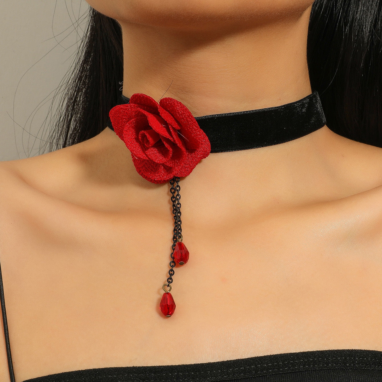 2024 cross-border hot sale European and American new vintage roses personalized lace necklace fashion drop shape necklace