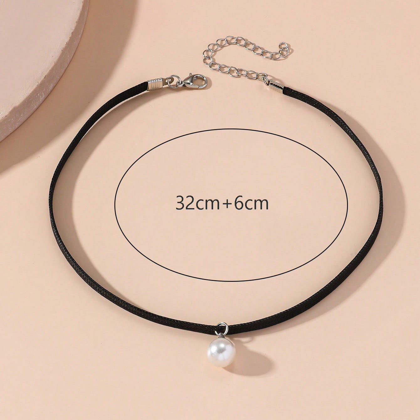 2024 New Japanese and Korean Jewelry Necklace Women's Korean Version Simple Lace Clavicle Chain Fashion Short Choker Necklace