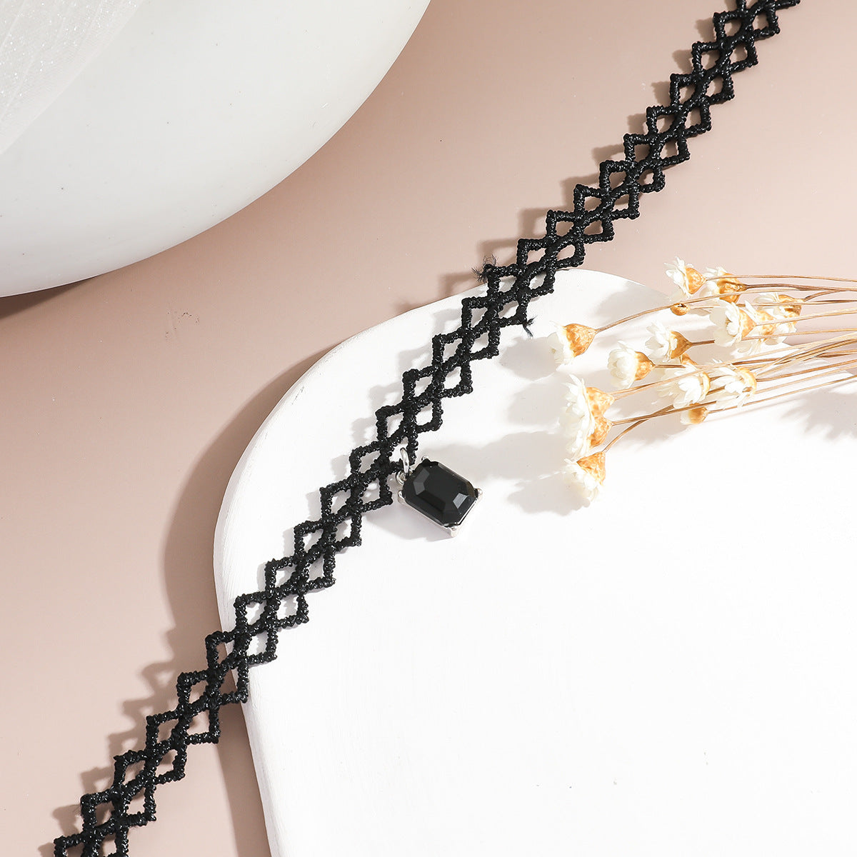 2024 New Japanese Korean Necklace Women's Korean Version Simple Lace Clavicle Chain Fashion Short Choker Necklace
