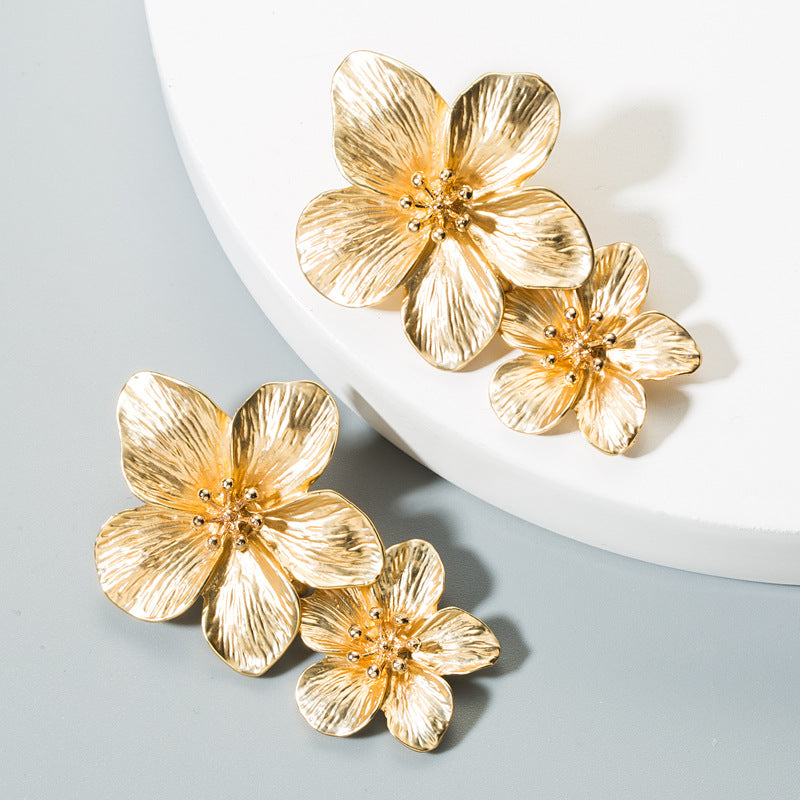 ins European and American cross-border flower earrings fashion temperament earrings shiny gold earrings female petal earrings