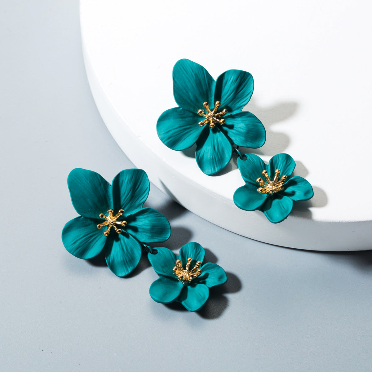 New versatile earrings Korean version geometric flower earrings women's ins fashion European and American earrings earrings