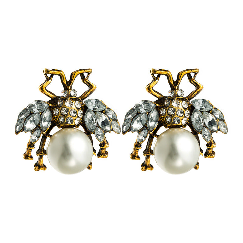 ins European and American trend retro personality bee big pearl earrings women's inlaid rhinestone alloy versatile stud earring