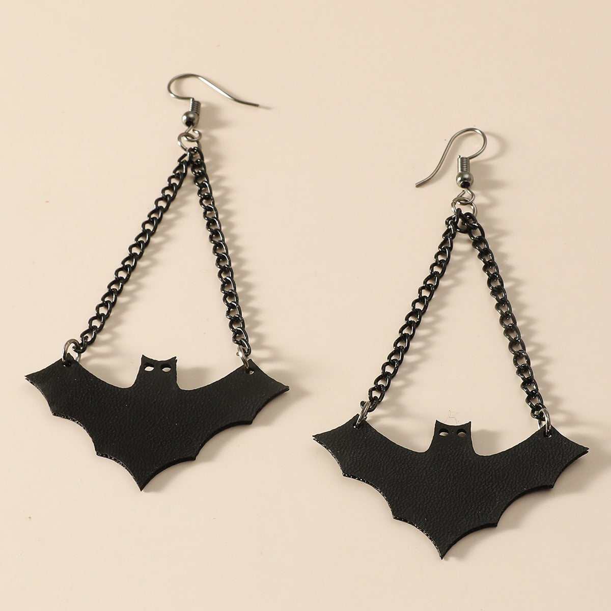 New European and American personality earrings creative vampire bat earrings stud exaggerated Halloween earrings bat earrings