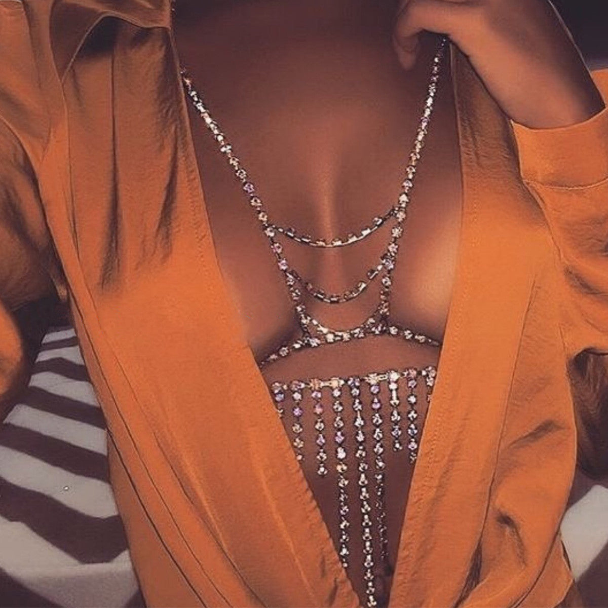 New European and American cross-border alloy jewelry fashion chest chain sexy rhinestone bra chain claw chain bikini body chain