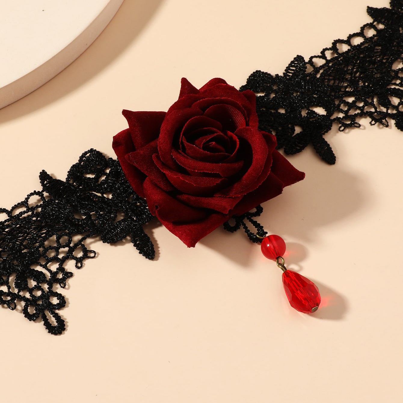 New European and American exquisite trend black lace retro collar ornament rose handmade necklace necklace