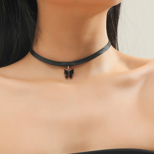 2024 New Japanese and Korean Jewelry Necklace Women's Korean Version Simple Lace Clavicle Chain Fashion Short Choker Necklace