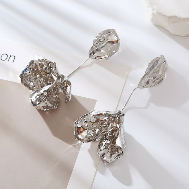 Personality exaggerated long metallic flower leaf earrings European and American hot selling alloy electroplating embossed texture earrings female