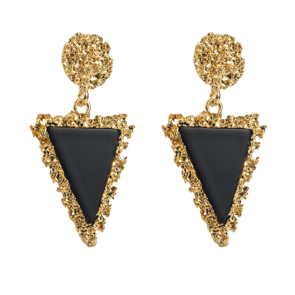 European and American retro vintage embossed resin earrings, simple triangle pendant, niche high-end fashion catwalk earrings