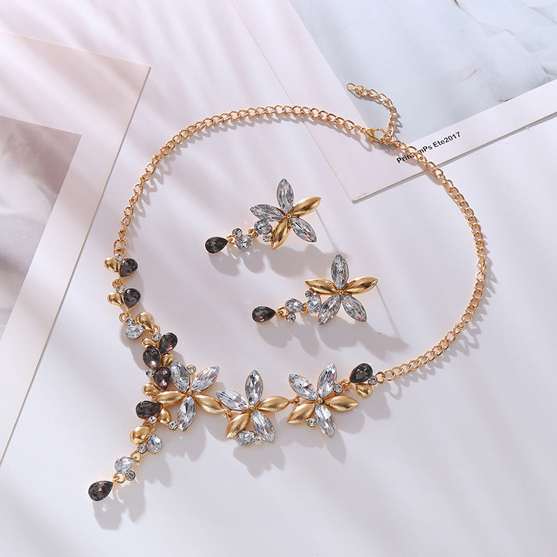 Korean version fresh and beautiful niche fashion necklace earrings set women's personality floral diamond lady high quality jewelry