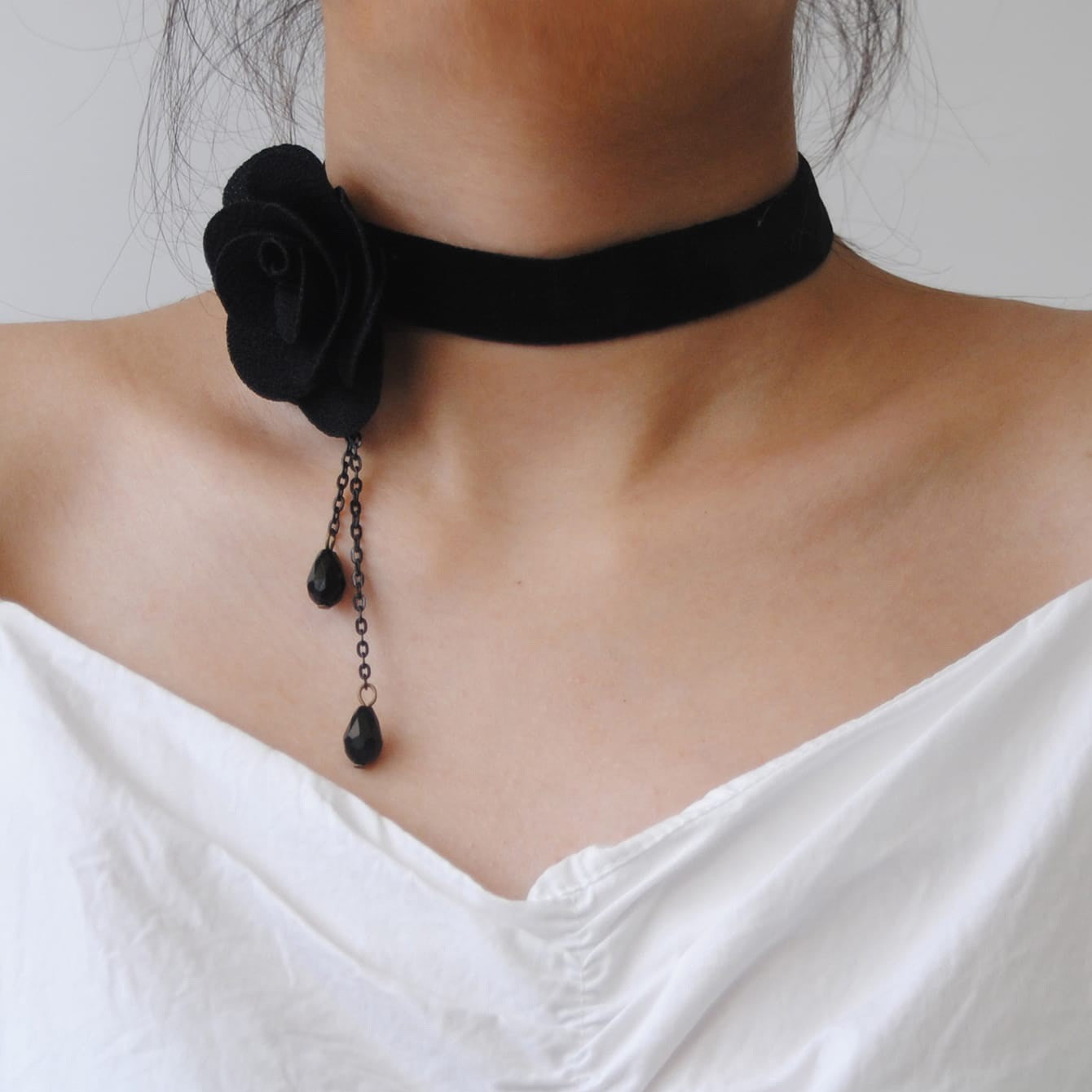 New European and American jewelry, delicate and trendy black lace, retro accessories, roses, handmade necklaces, necklaces