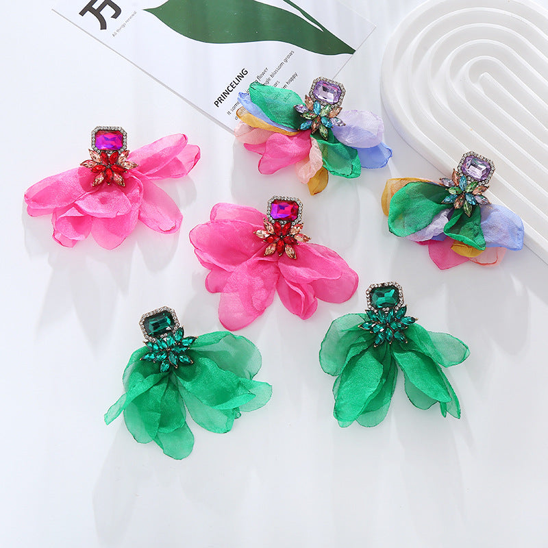 European and American new resort style mesh flower earrings alloy colored diamond flower stud earrings fashion temperament high-end earrings