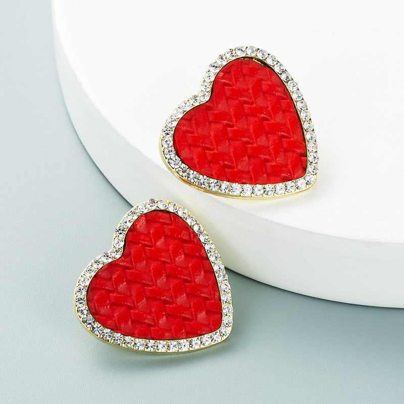 European and American fashion trends, new creative simplicity, love heart shape alloy diamond earrings, women's versatile temperament, Korean version earrings