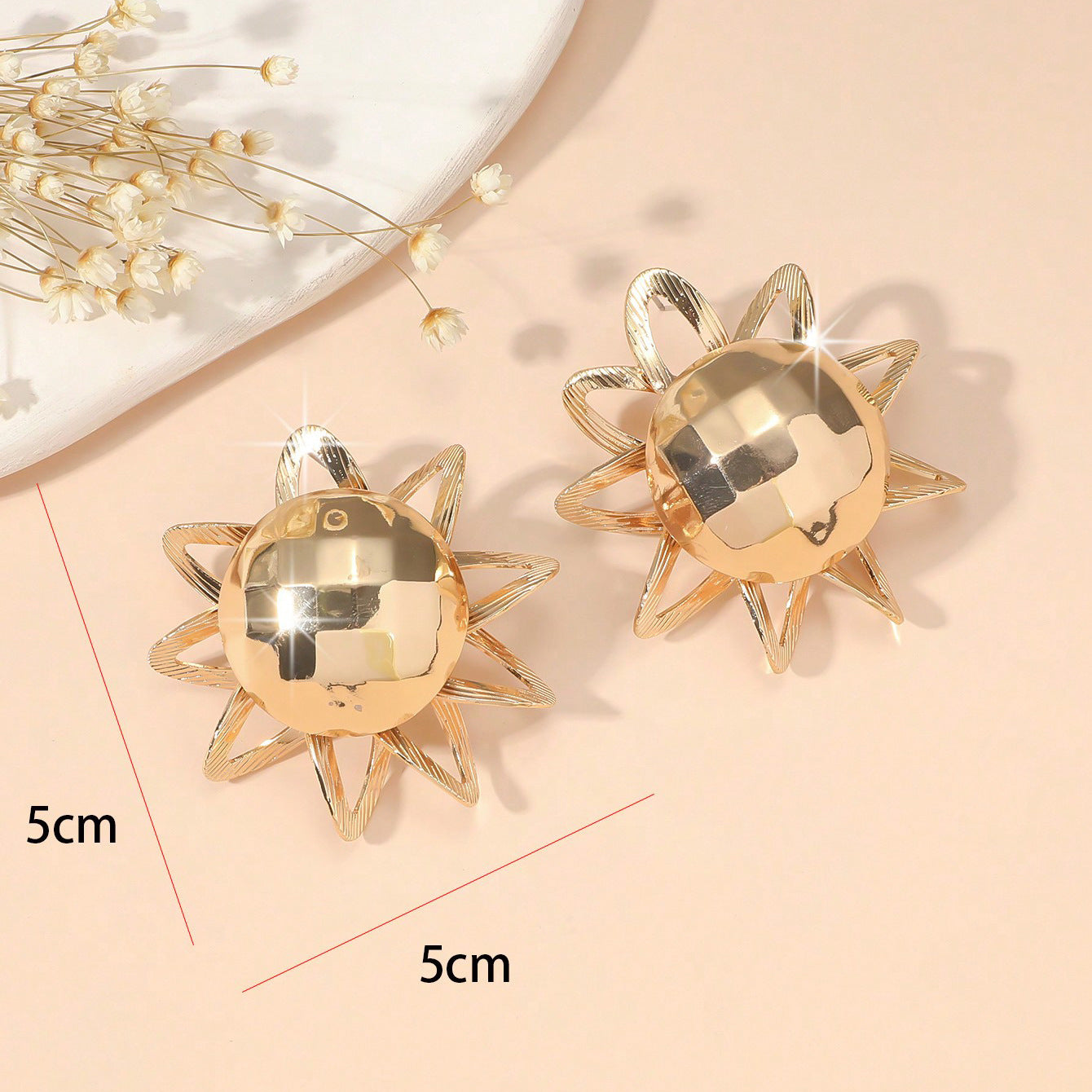 New jewelry: pearl metal petal earrings, fashion personality stud earrings, niche versatility, high-end earrings