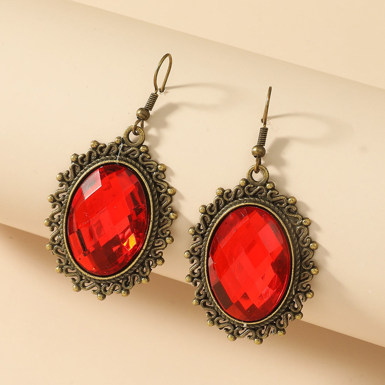New European and American jewelry, retro simple earrings, high-end temperament, personality, black gemstone pendant, crystal and versatile earrings