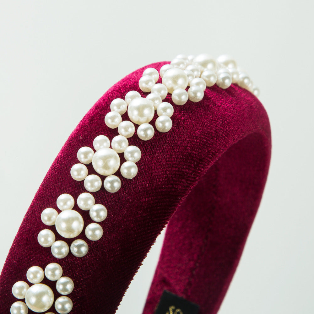 The Korean version of the new red and black velvet headband is fashionable and high-end, pearl wide-brimmed headband, versatile and elegant hair accessory