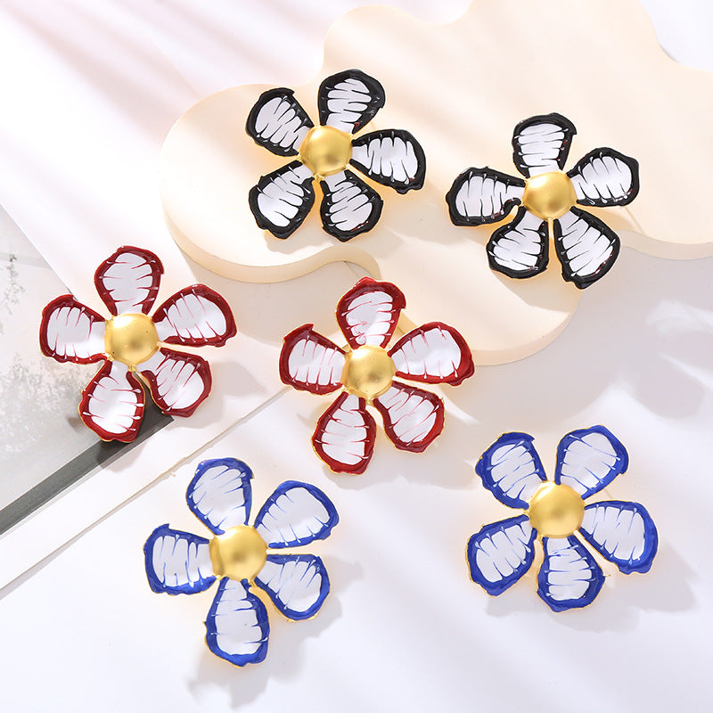 Cross-border cold wind dripping oil flower stud earrings women's sense of luxury niche unique earrings women's new sweet temperament earrings