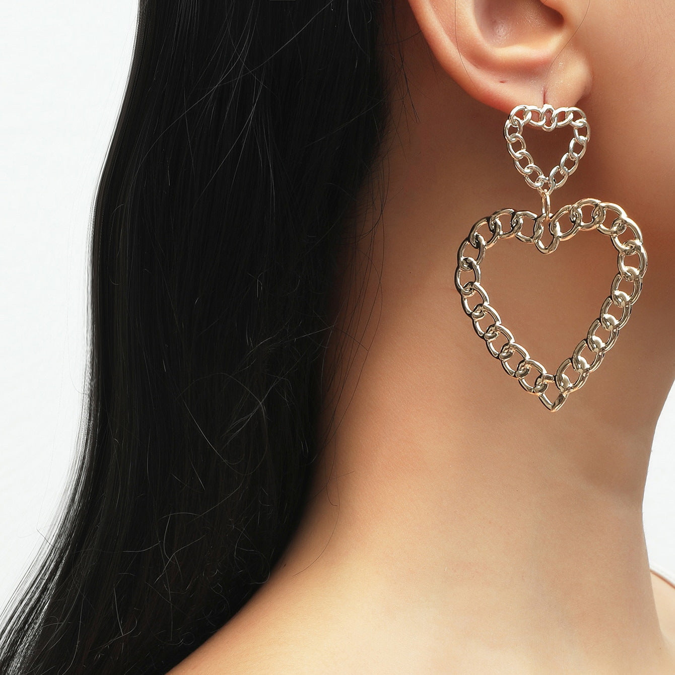 New jewelry: geometric hollow heart-shaped chain big earrings, women's sense of luxury, cold style, European and American exaggerated earrings