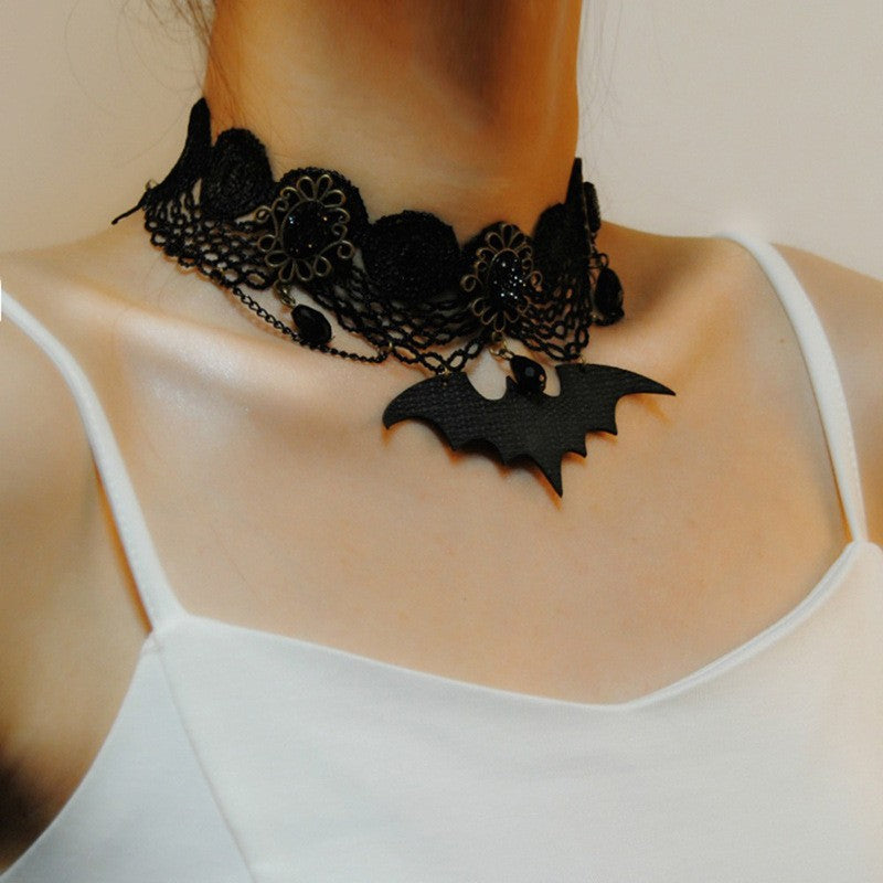 2024 European and American cross-border new hot selling ladies bat lace necklace Halloween lace necklace