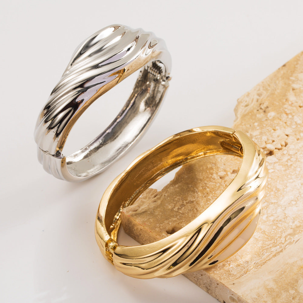 French niche thread, water ripples, concave and convex texture, elastic bracelet, women's light luxury, high-end sensual ring couple bracelet