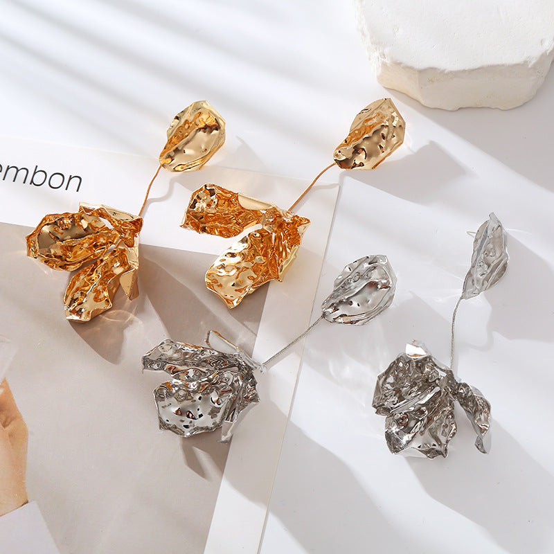 Personality exaggerated long metallic flower leaf earrings European and American hot selling alloy electroplating embossed texture earrings female