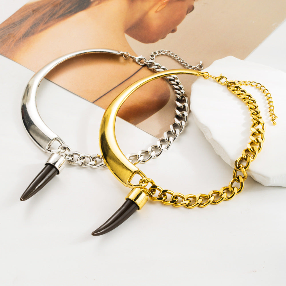 Exaggerated design asymmetrical hip hop horn thick chain necklace European and American personality fashion alloy clavicle necklace wholesale