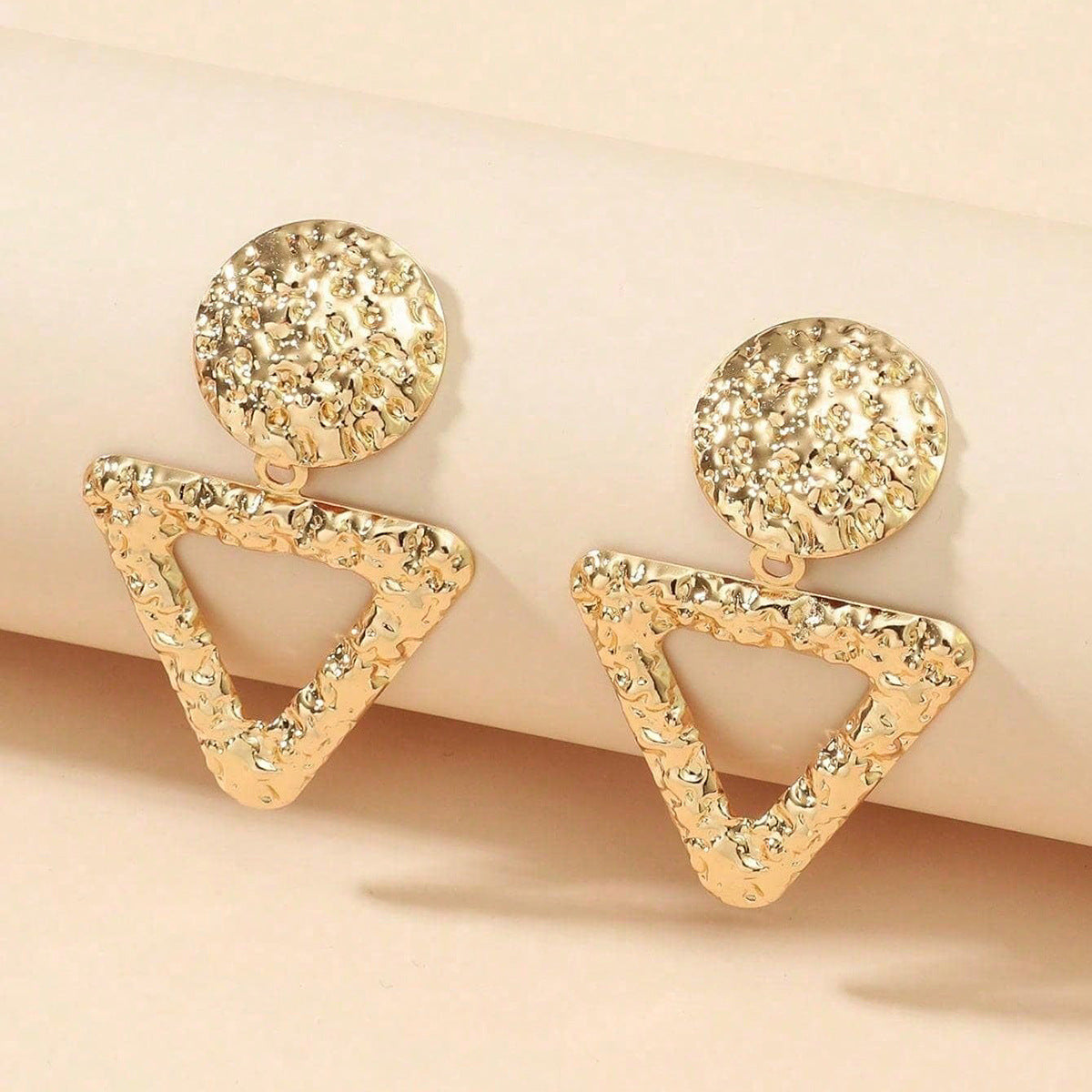 New European and American exaggerated jewelry, retro geometric triangle shape, metal earrings, personality temperament, alloy cutout earrings