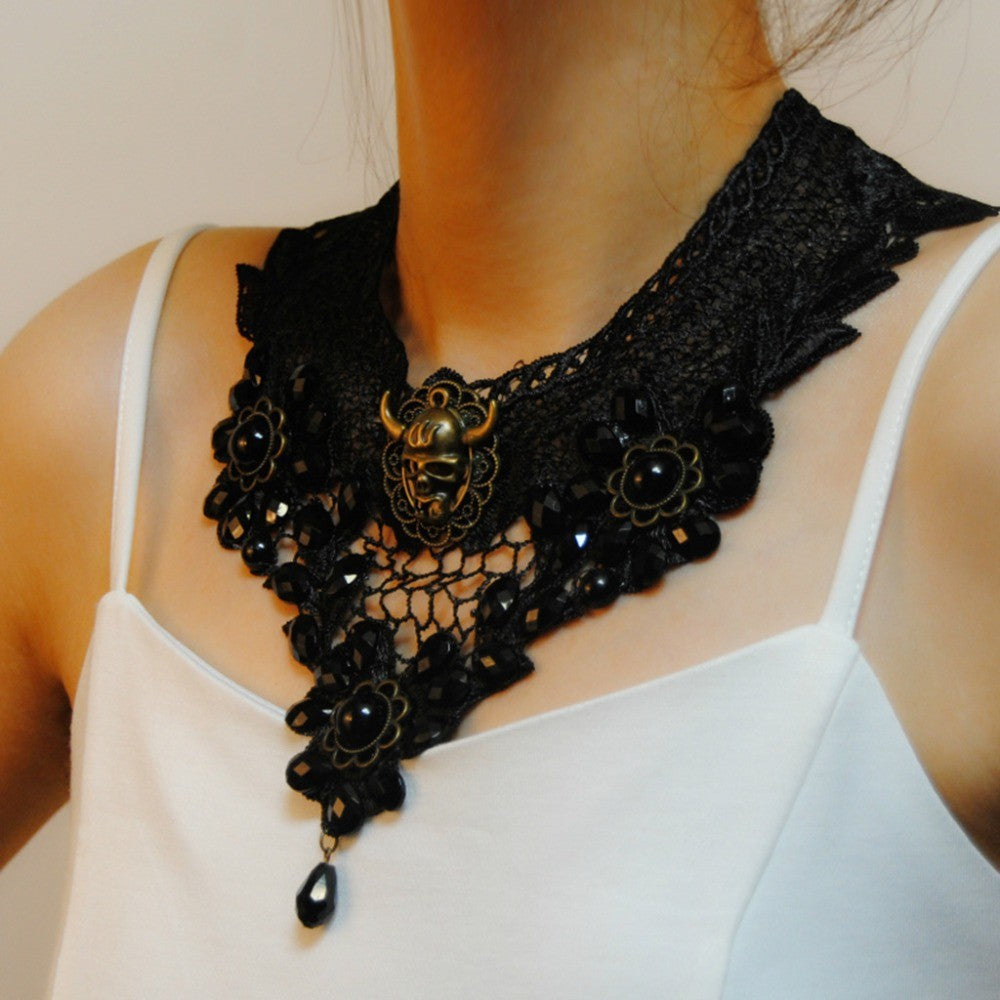 2024 European and American New Clavicle False Collar Fashion Exaggerated Women's Lace Devil Head Necklace Halloween Necklace