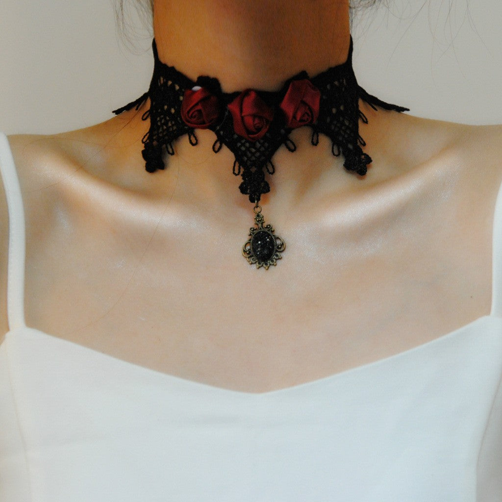 2024 European and American exquisite trend black lace retro accessories rose handmade necklace necklace ornaments