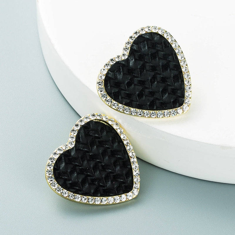 European and American fashion trends, new creative simplicity, love heart shape alloy diamond earrings, women's versatile temperament, Korean version earrings