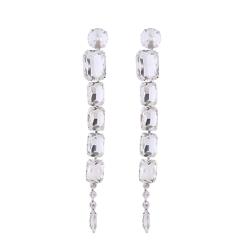 European and American exaggerated heavy industry, light luxury, niche, high-end earrings, women's diamond-encrusted eyes, tassel earrings, long banquet earrings