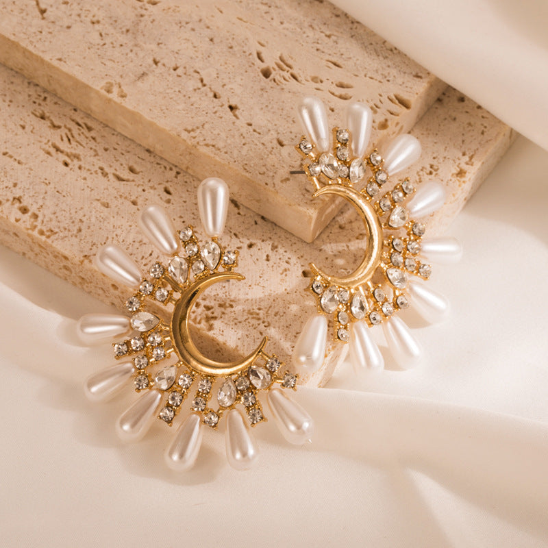 Korean temperament, light luxury, high-end pearl earrings, women's alloy inlaid with rhinestones, C-shaped stud earrings, ins, fashion Internet celebrity earrings