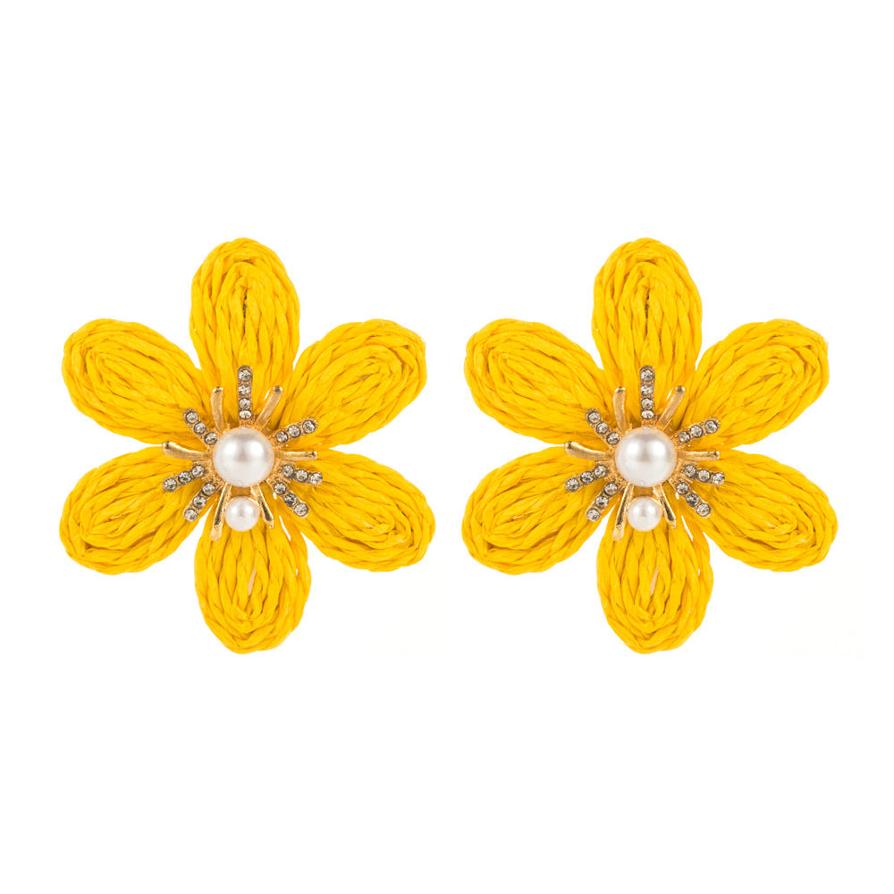 European and American fashion hand-woven raffia flower earrings, resort style alloy diamond pearl stamen stud earrings