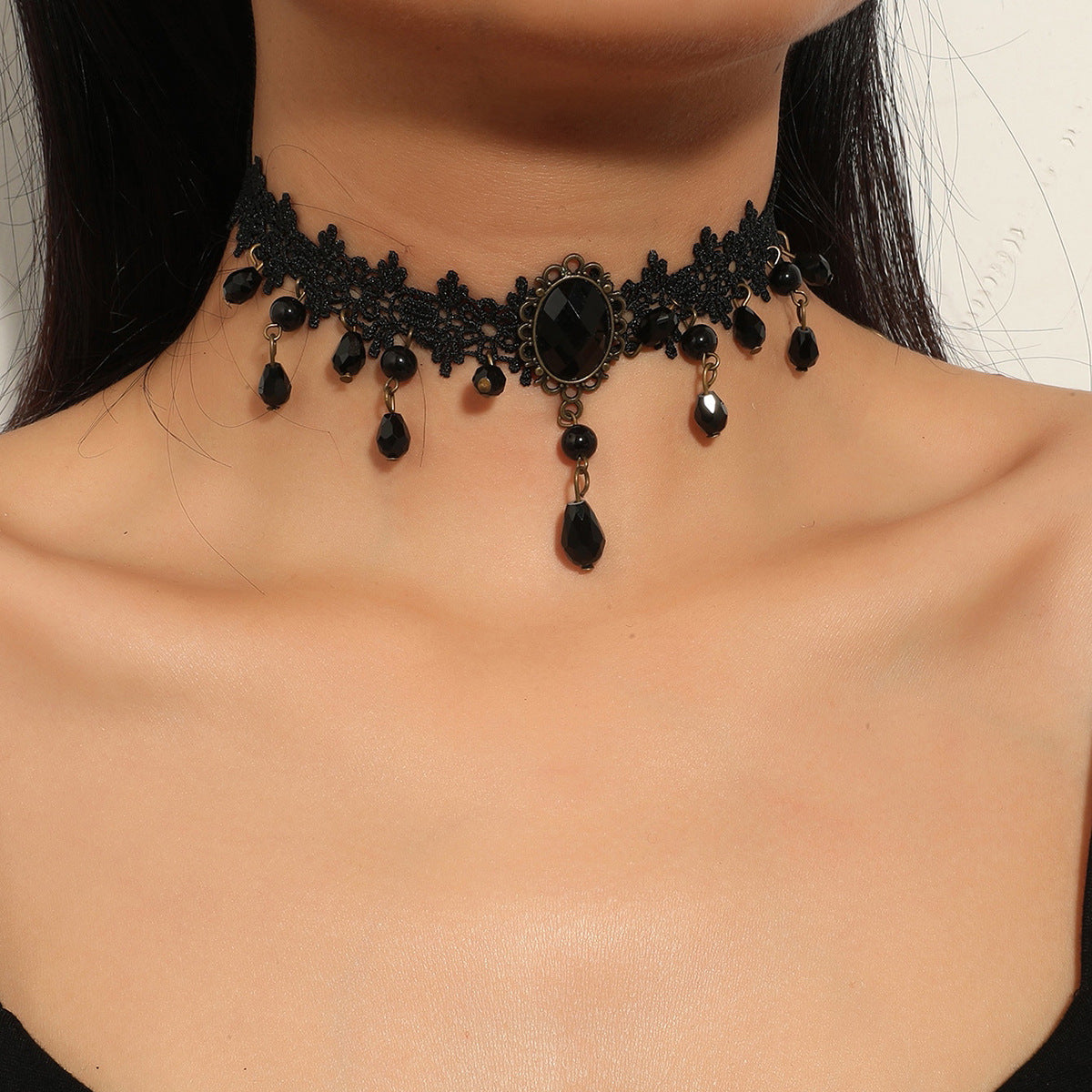 New European and American cross-border fashion personality retro black lace gothic clavicle chain female exaggerated lace necklace