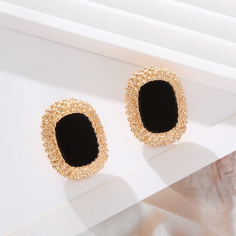 European and American new retro palace style geometric square temperament stud earrings female S925 silver needle versatile atmosphere banquet earrings