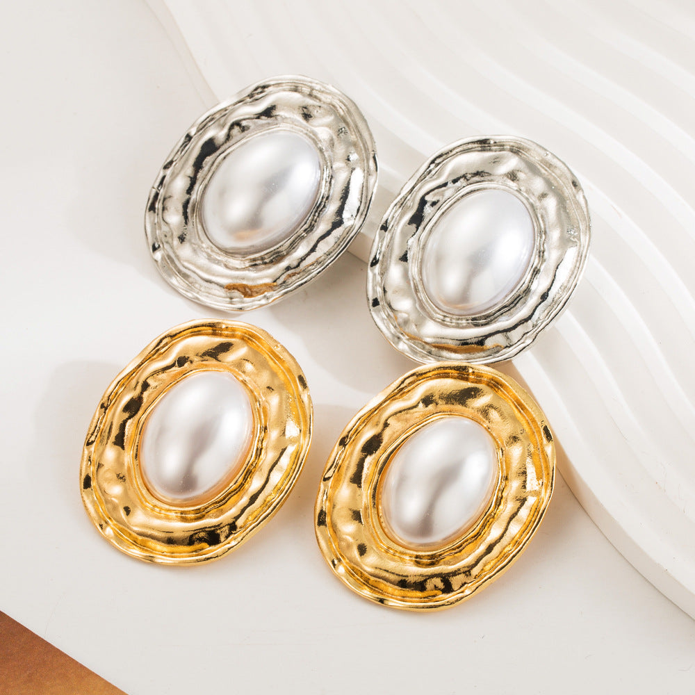 European and American new exaggerated earrings, alloy oval inlaid pearl stud earrings, retro versatile, high-end banquet earrings
