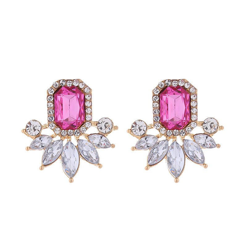 European and American cross-border fashion retro palace style alloy diamond earrings, women's versatile, light luxury, high-end ear jewelry wholesale