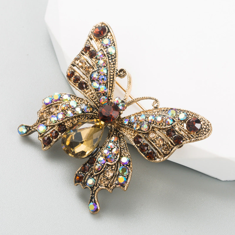 Cross-border fashion ins creative personality cat brooch butterfly corsage female high-end temperament street photography accessories wholesale