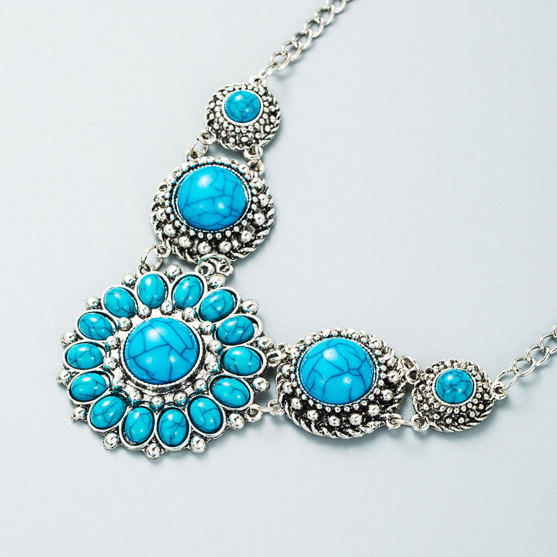 European and American fashion exaggerated necklace women's vintage alloy turquoise necklace women's bohemian court pendant accessories