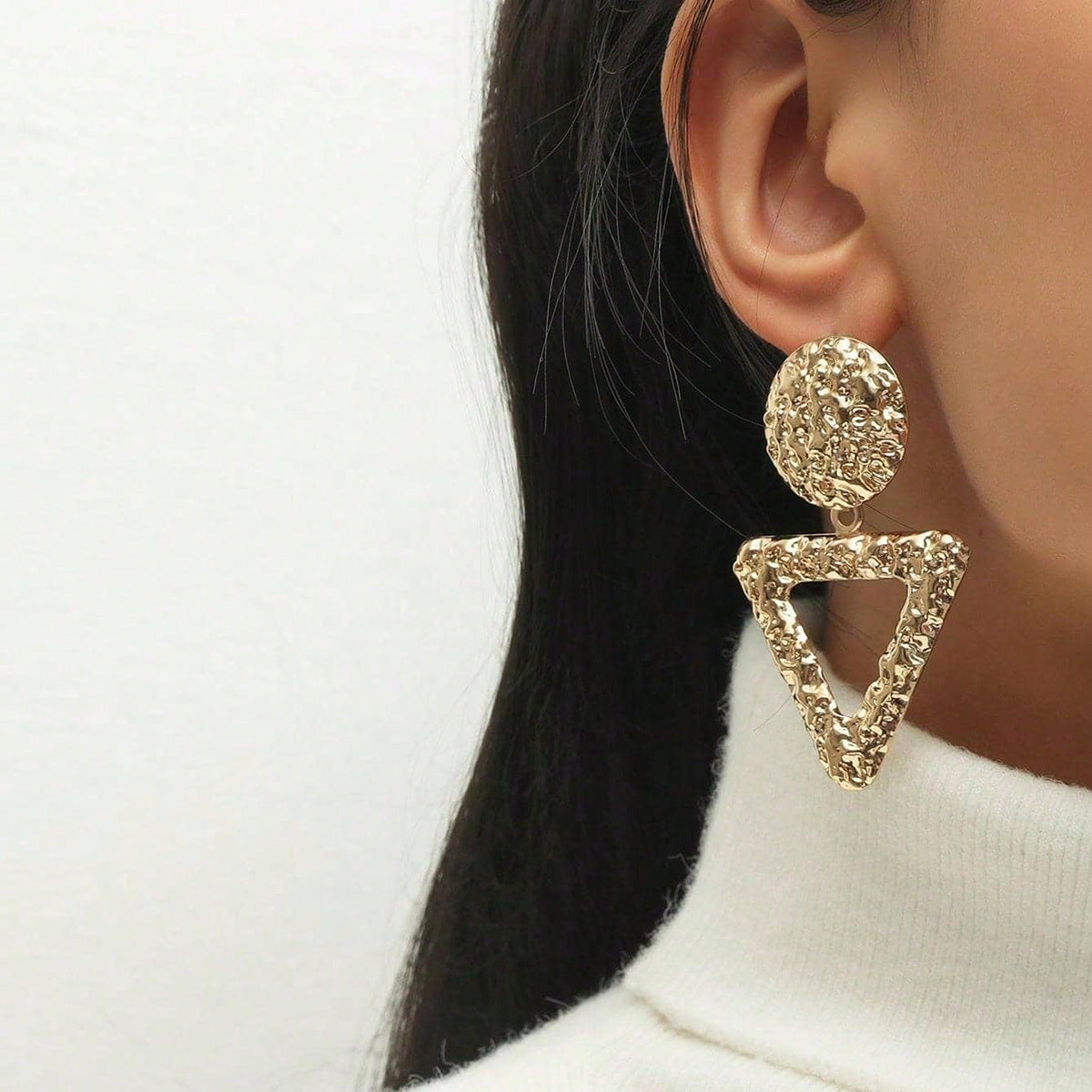 New European and American exaggerated jewelry, retro geometric triangle shape, metal earrings, personality temperament, alloy cutout earrings