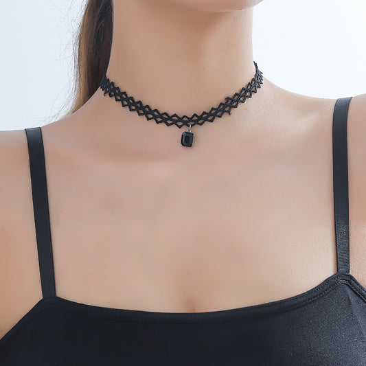 2024 New Japanese Korean Necklace Women's Korean Version Simple Lace Clavicle Chain Fashion Short Choker Necklace