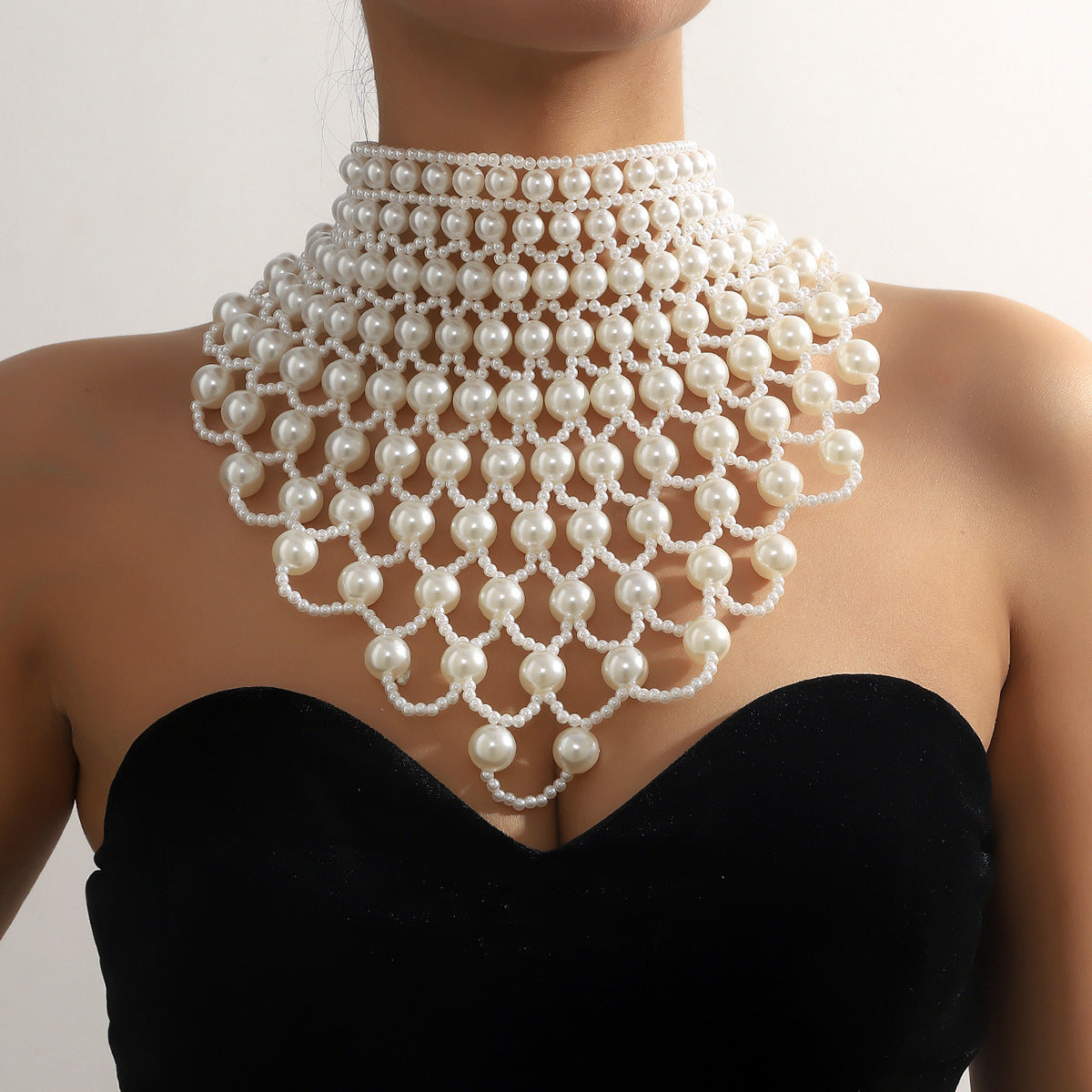 New Exaggerated Neck Choker European Vintage Wedding Dress Elegant Scalloped Shawl Hollow Beaded Necklace