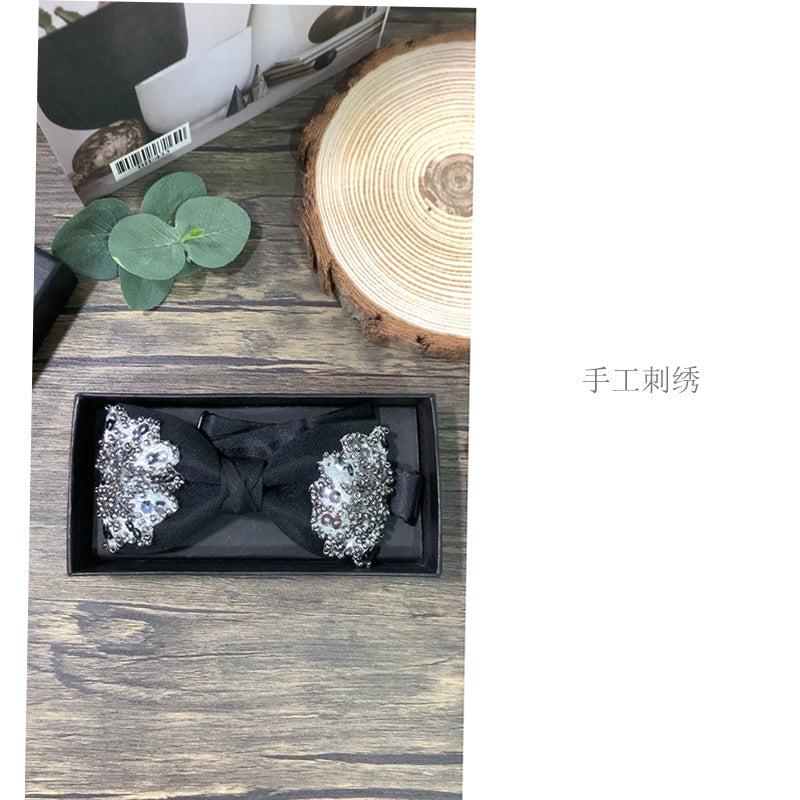 embroidery black, white and gray suits, suits, shirts, business weddings, weddings, wedding photography, clothing accessories, bow ties, and flower ties