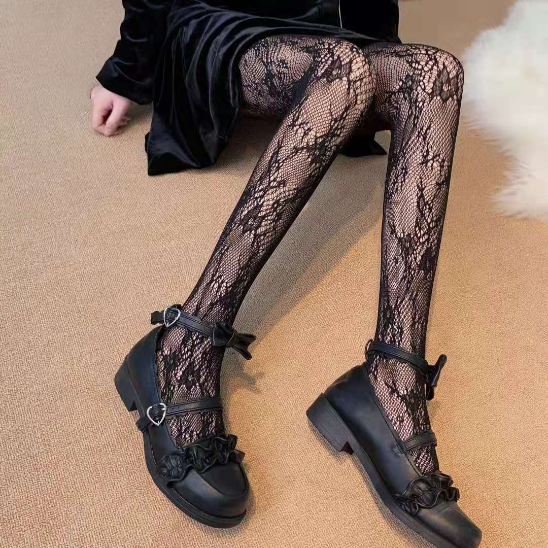 Stockings, women's alphabet socks, flowers, sexy anti-hook silk pantyhose, wild Korean version of the net socks, lace, beautiful legs, butterfly socks