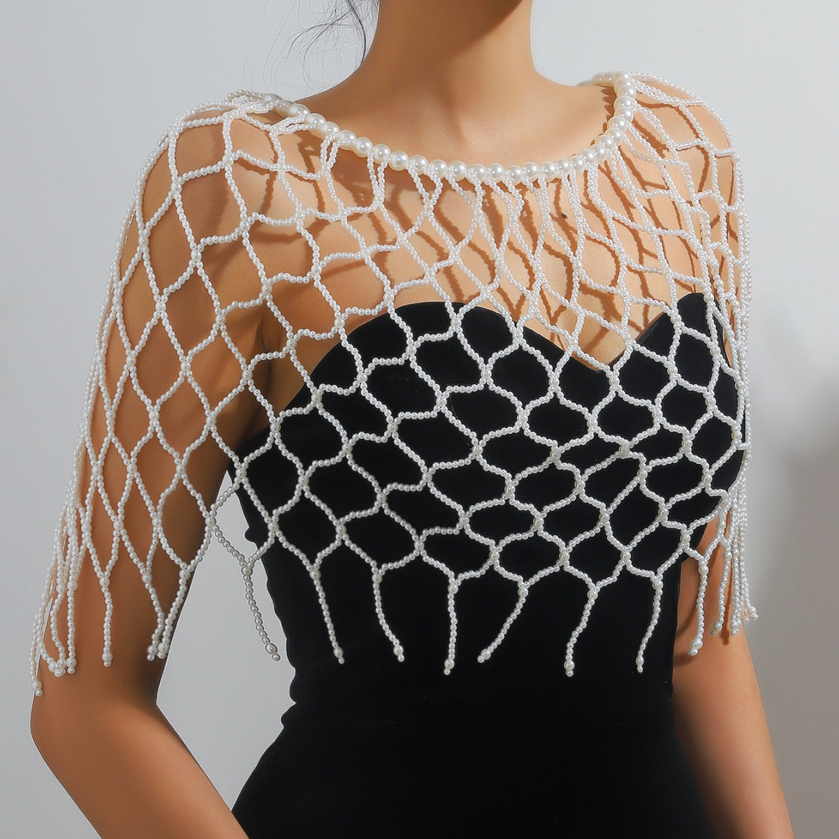 New European and American personality creative jewelry hollow pearl chest chain sexy fashion pearl blouse hipster body chain
